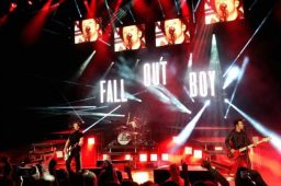 How to Set up Stage Lighting That Will Literally Steal the Show