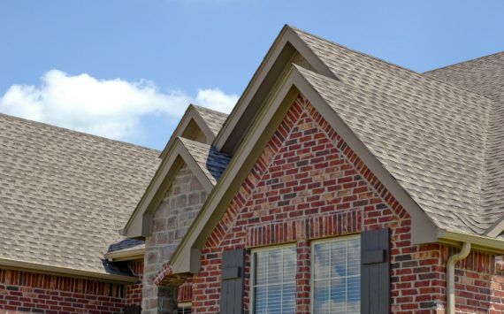 Three Signs That Your Commercial Building Is in Need of a New Roof