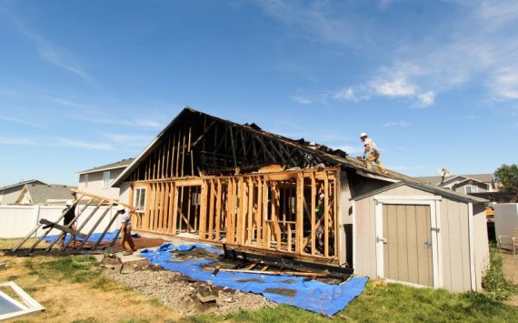 Using a Commercial Fire Damage Cleanup Service to Rebuild Your Business
