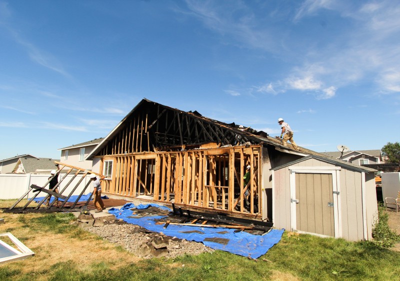 Using a Commercial Fire Damage Cleanup Service to Rebuild Your Business