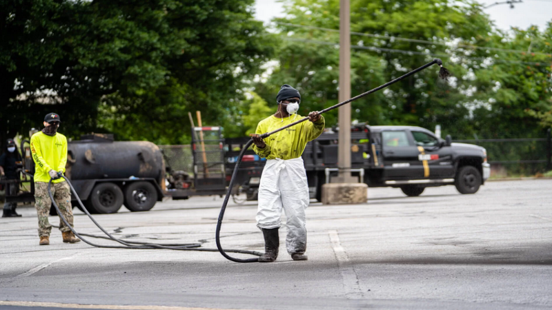 How to Ensure Proper Asphalt Sealcoating in Atlanta