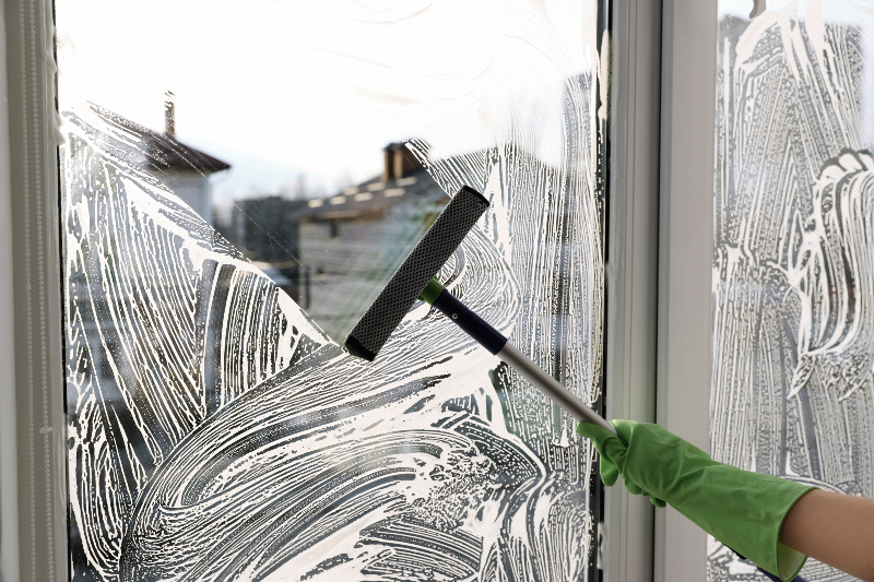 The Benefits of Hiring Roof Cleaning Contractors in Puyallup, WA
