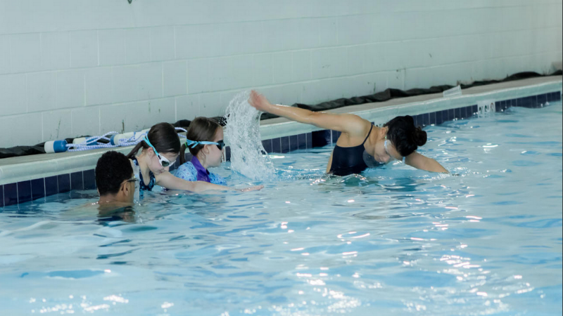Three Benefits to Taking Your Child to Swimming Lessons in Midlothian Today
