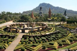 How to Choose the Best Landscaper in Edina, MN